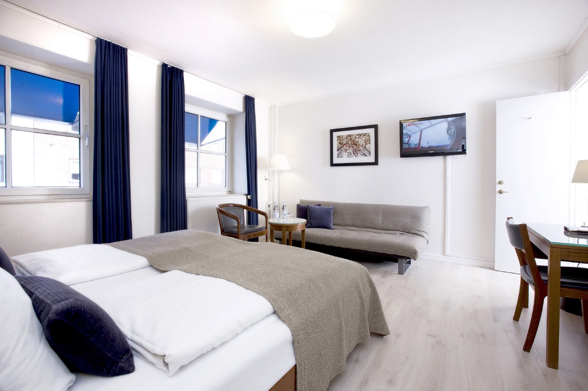 SUPERIOR, DOUBLE BED