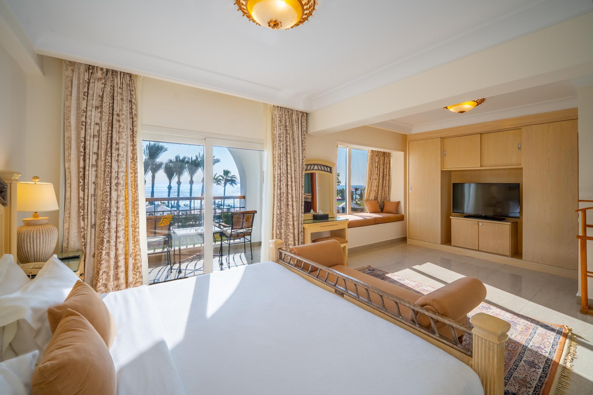 ROYAL SAVOY VILLAS 9/53