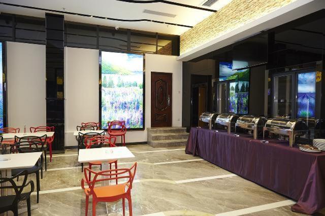 Lavande Hotel (Zhanjiang Guomao Guangbai) 50/60