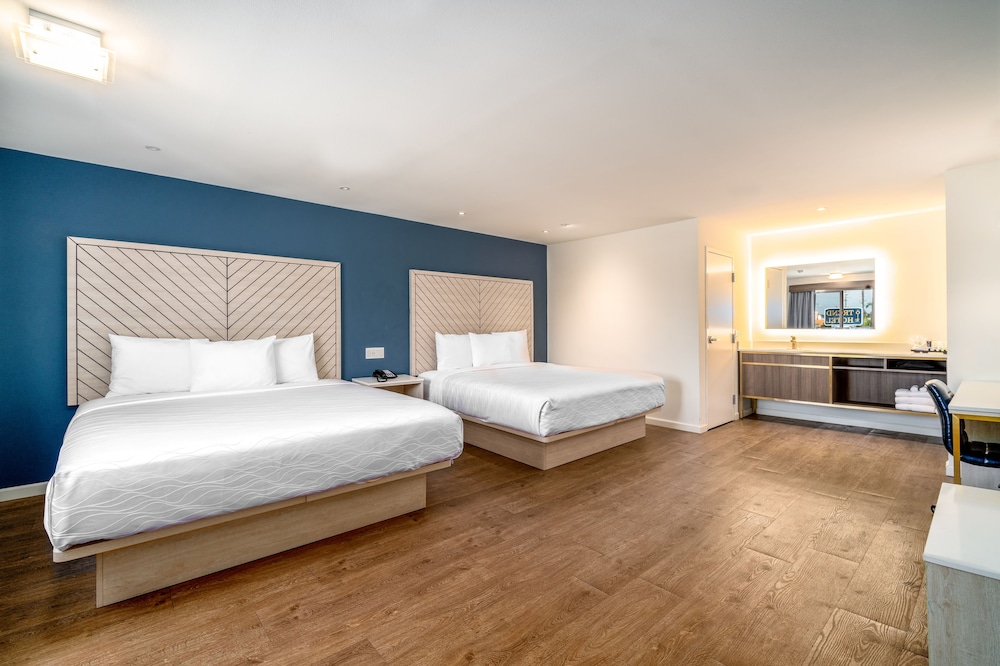 Trend Hotel at LAX Airport 11/46