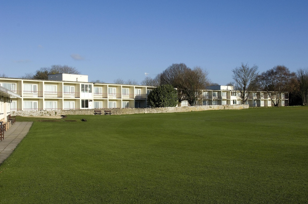 Premier Inn Bristol Alveston 24/25
