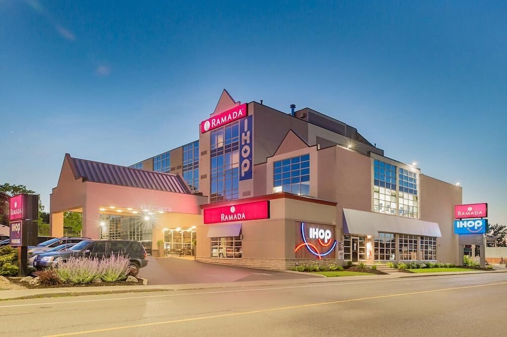 Ramada By Wyndham Niagara Falls By the River 2/47
