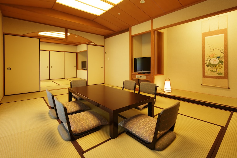 Naspa New Otani Hotel 47/75