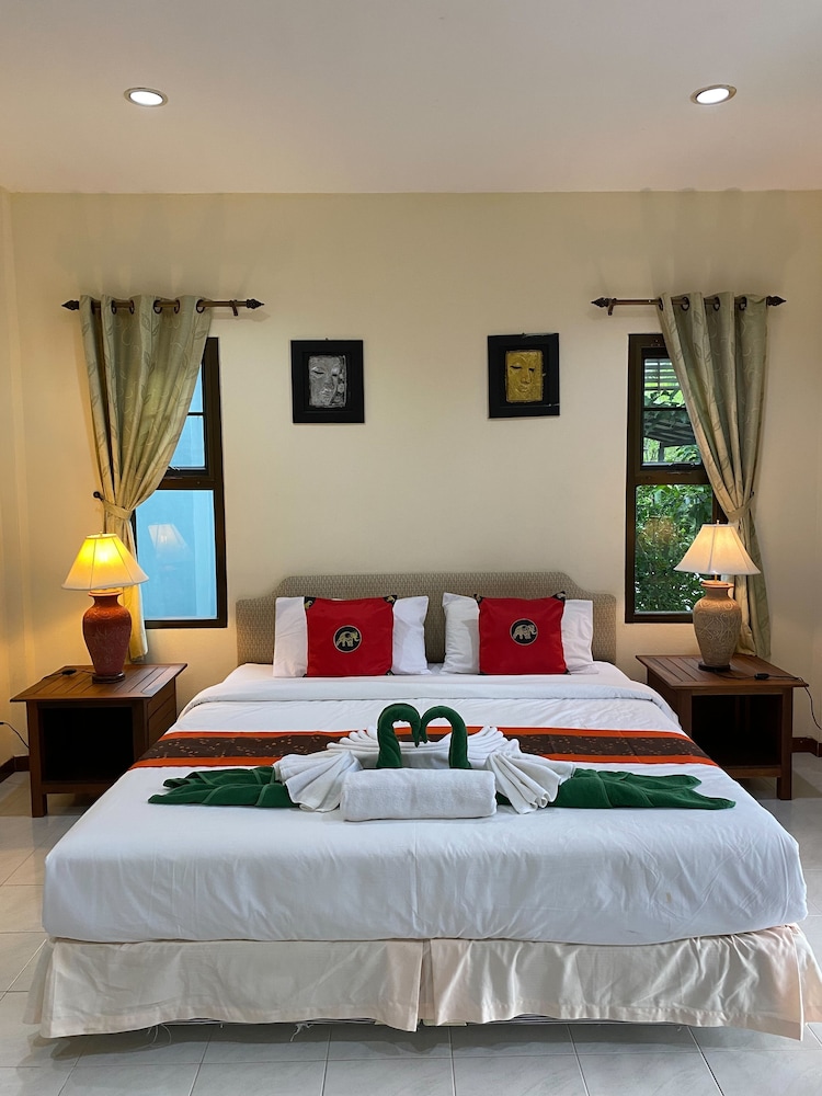 Cousin Resort Khao Lak 4/17