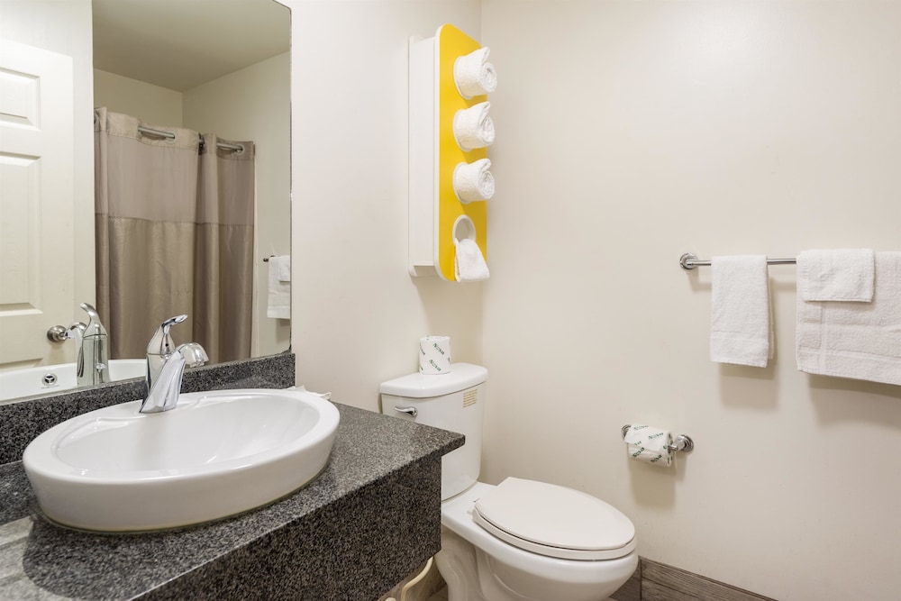 Motel6 Greenville, SC 54/60