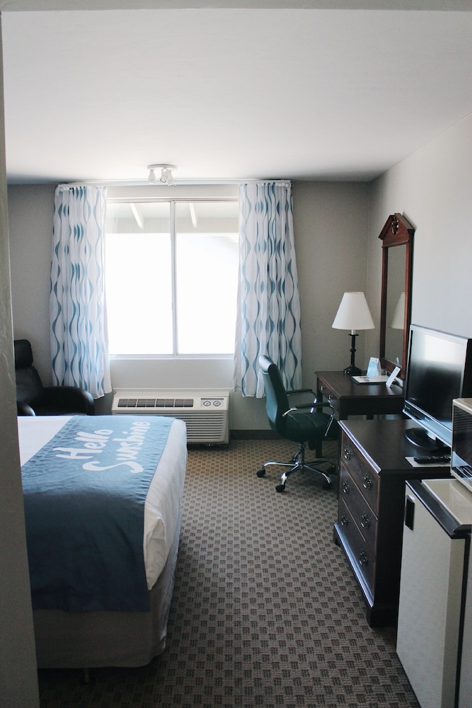 Days Inn by Wyndham Show Low 16/36