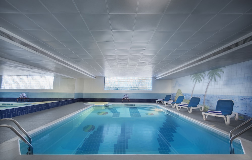 swimming pool spa
