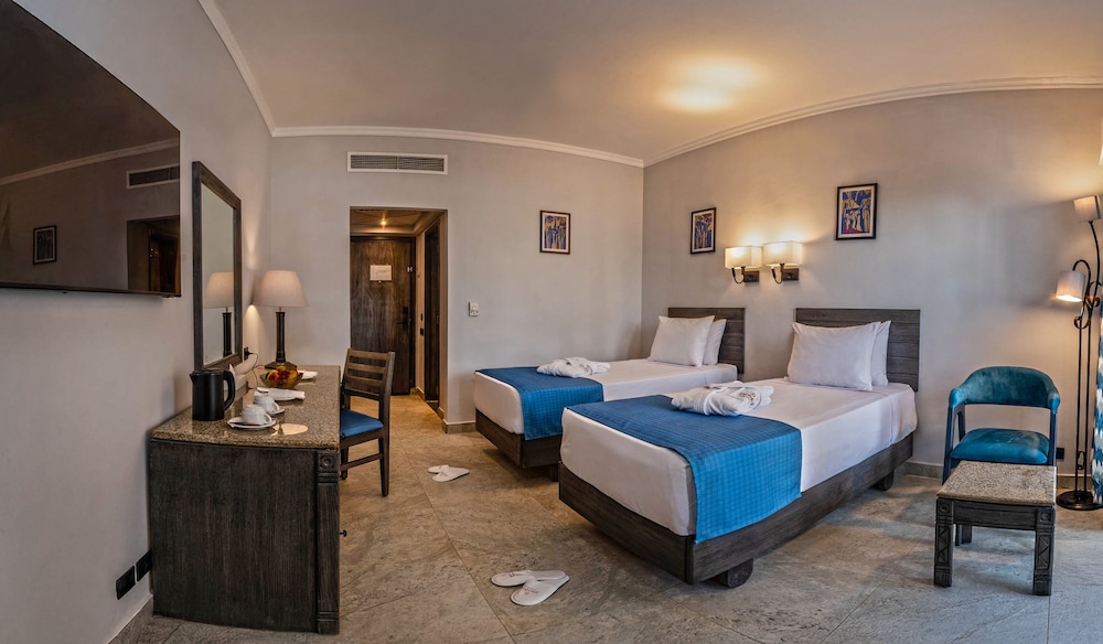 Invidia Coral Beach Tiran 56/137