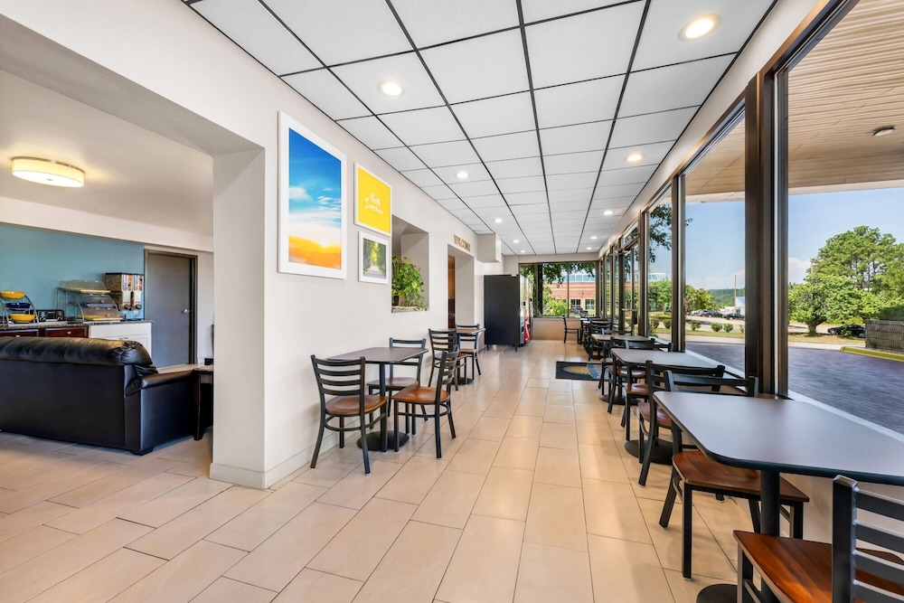 Days Inn by Wyndham Hoover Birmingham 43/56