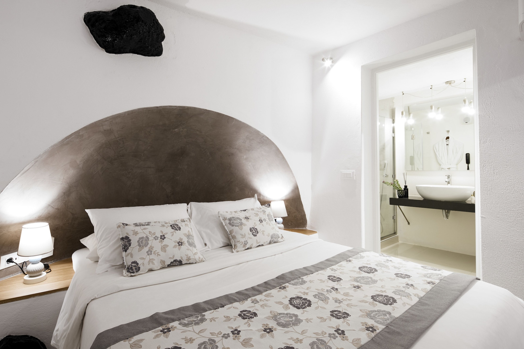 2 Bedrooms, 2 Queen Beds, Caldera View