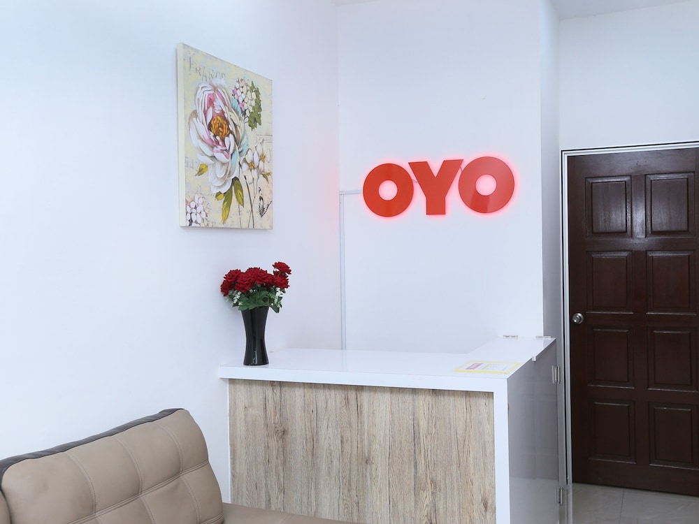 OYO 90090 Roselyn Inn 2 3/27