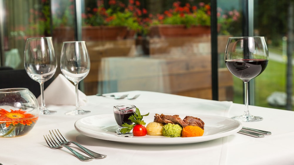 Ana Hotels Sport Poiana Brasov 26/33