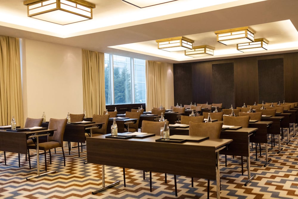 Hyatt Regency Dushanbe 63/66