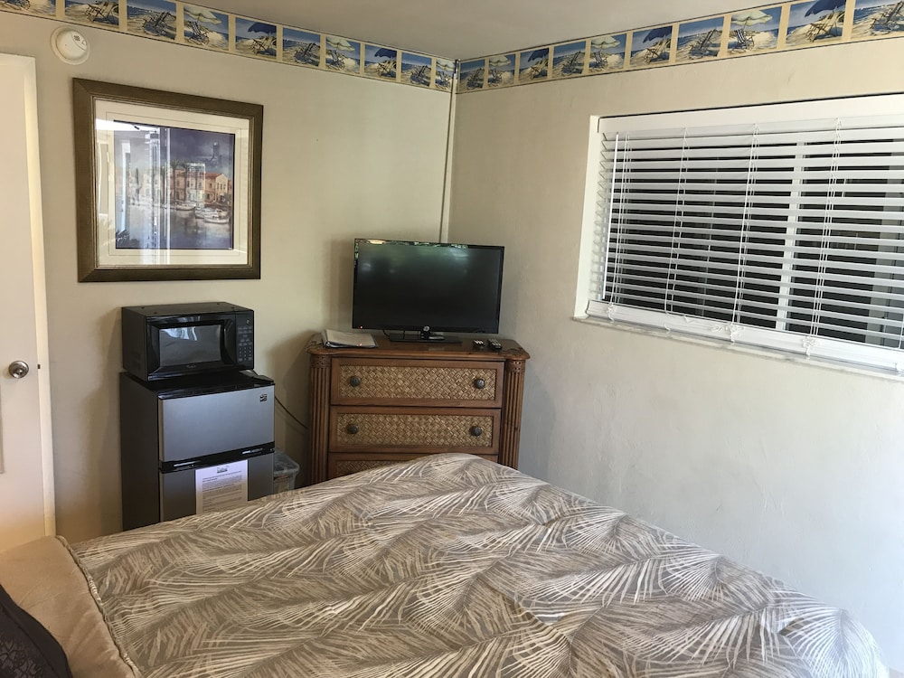 Casitas Coral Ridge formerly Estoril Paradise Inn 42/50
