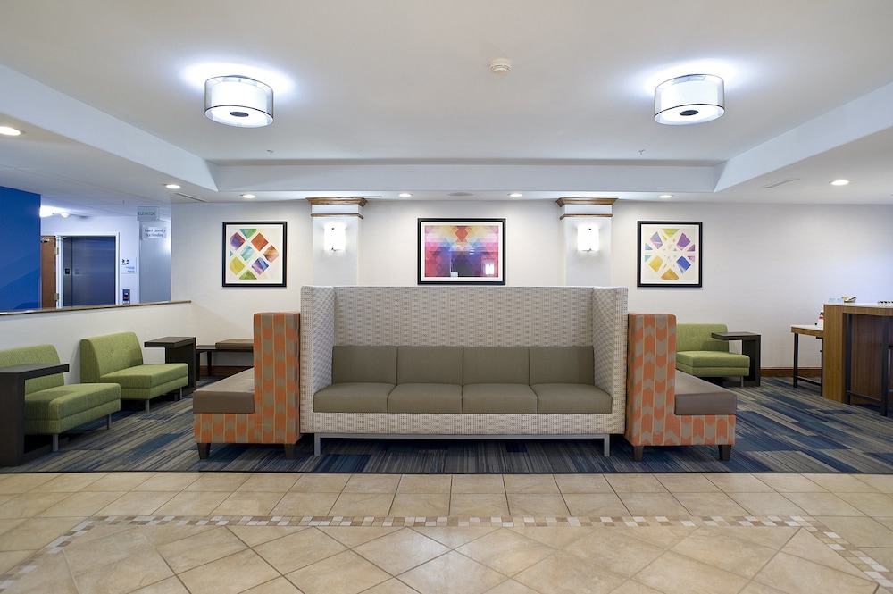 Holiday Inn Express Hotel And Suites Brookings 5/66