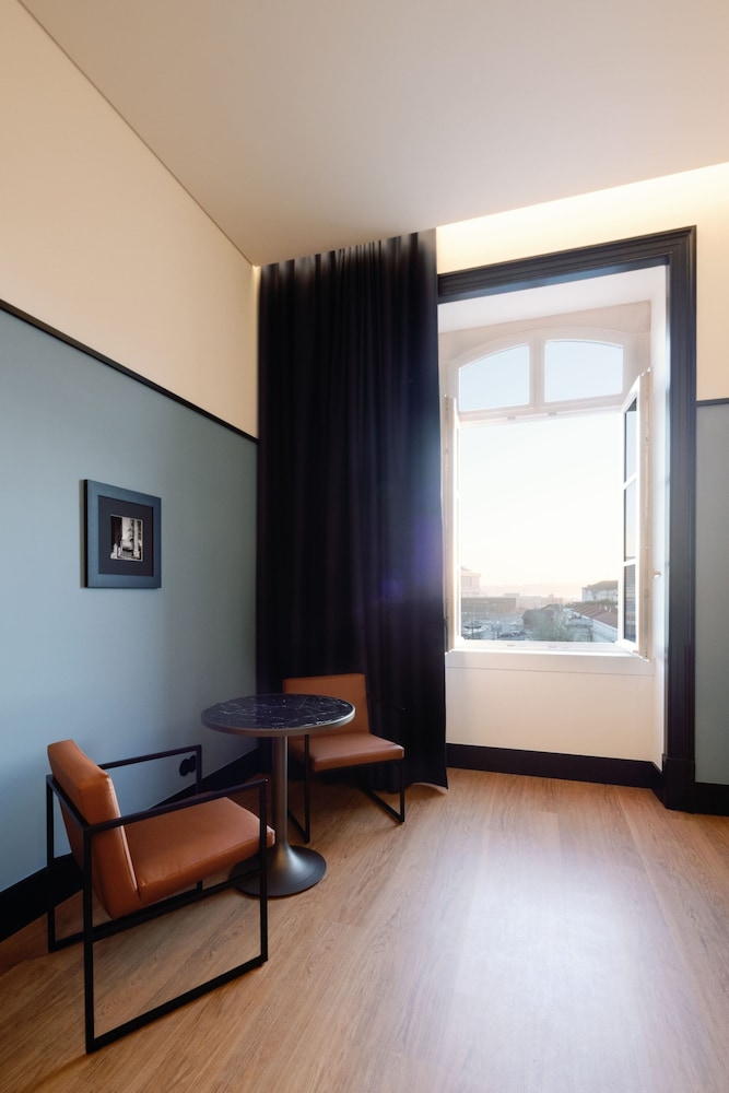 The Editory Riverside Santa Apolonia Hotel 49/68