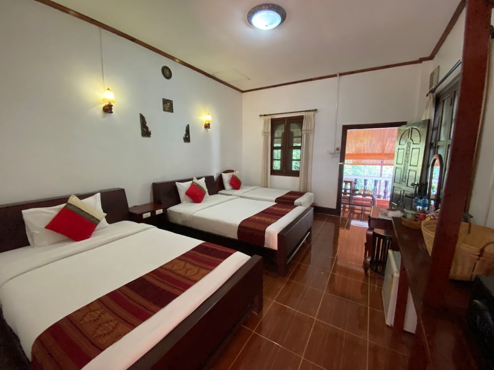 ROOM, TRIPLE, POOL VIEW