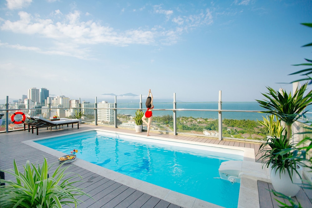 Lavencos Hotel Da Nang 81/86