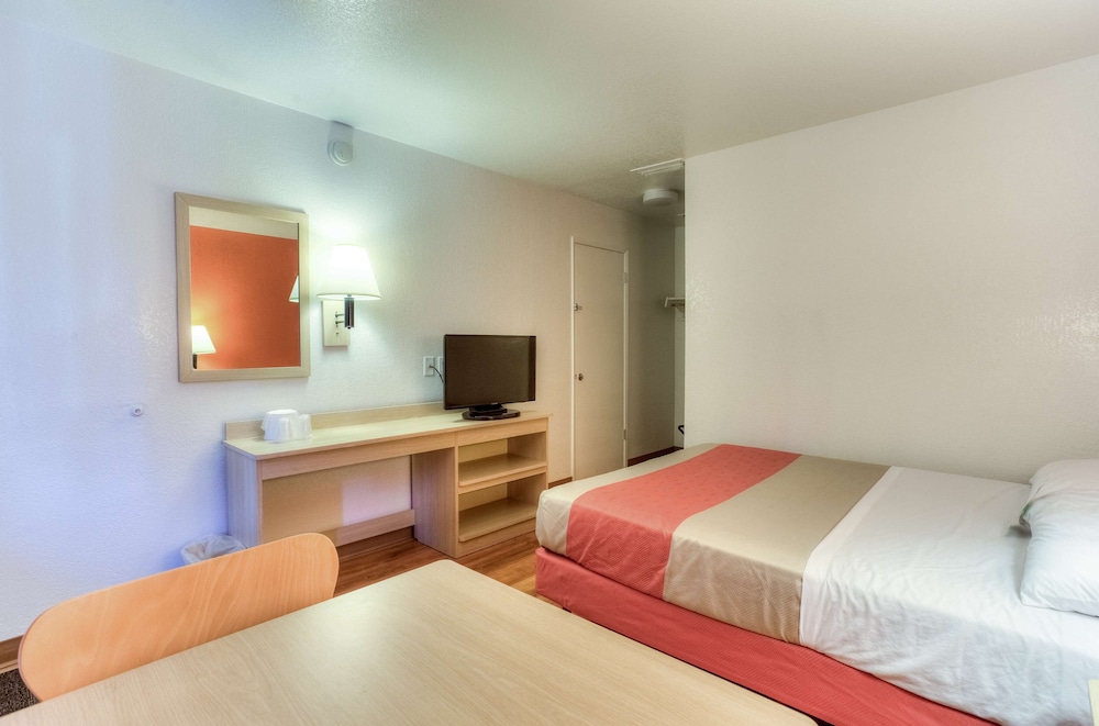 Standard, Double Bed, Accessible