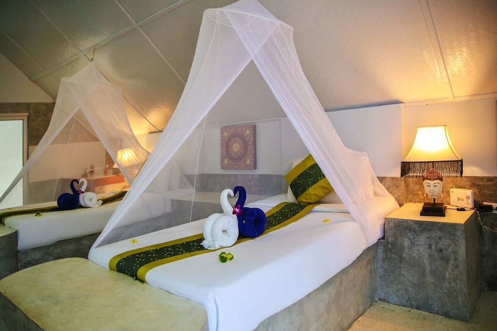 Milky Bay Resort 15/81