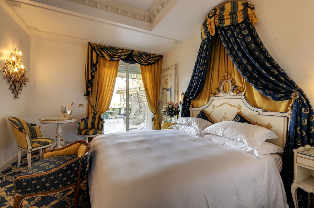 DELUXE, DOUBLE OR TWIN BED, ANNEX
