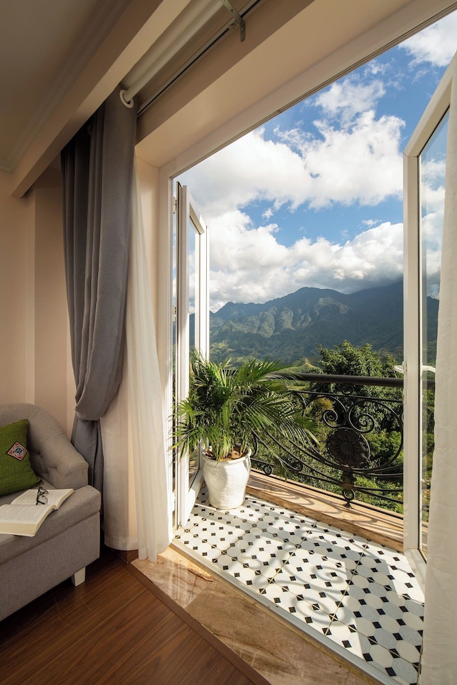 Praha Hotel Sapa 5/50