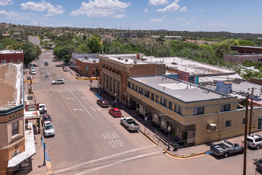 Murray Hotel 38/40
