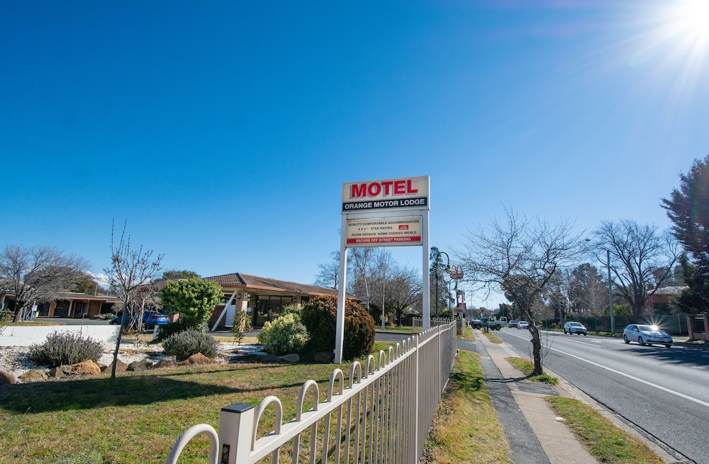 Orange Motor Lodge 14/24