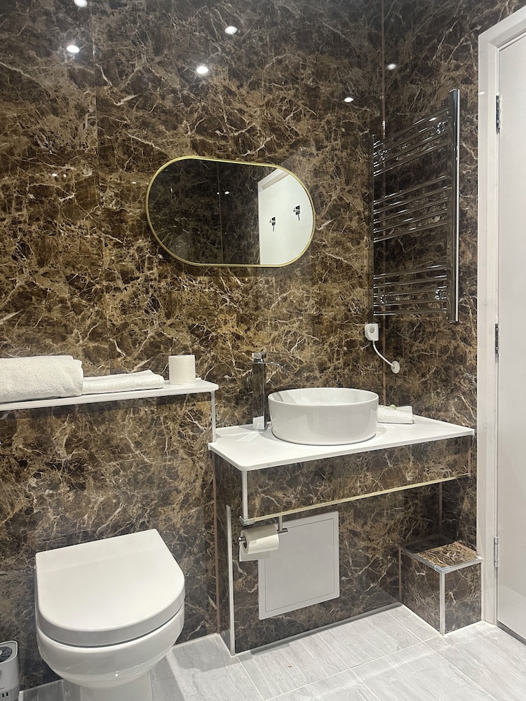 DeSalis Hotel London Stansted 17/20