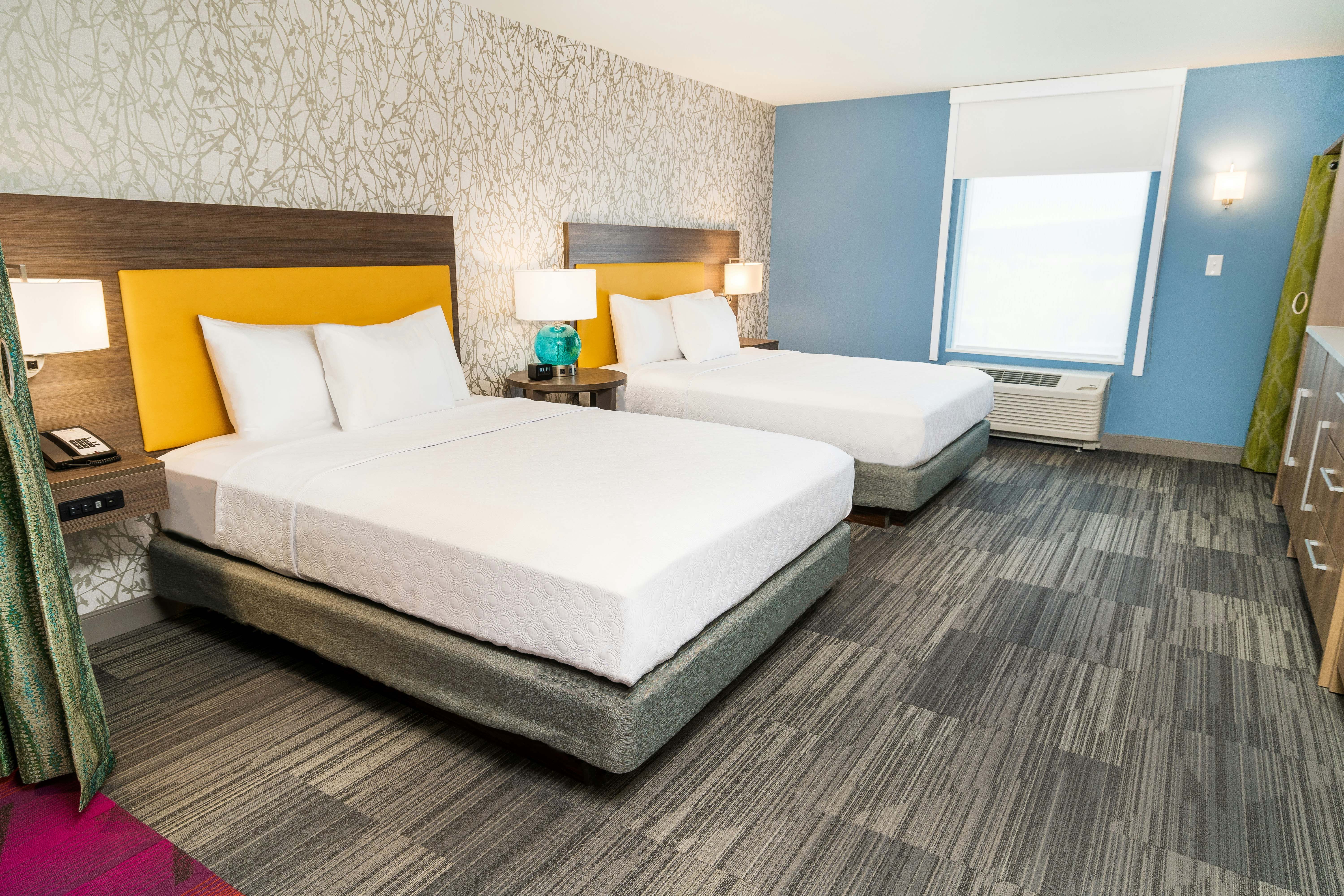 STUDIO, 2 QUEEN BEDS