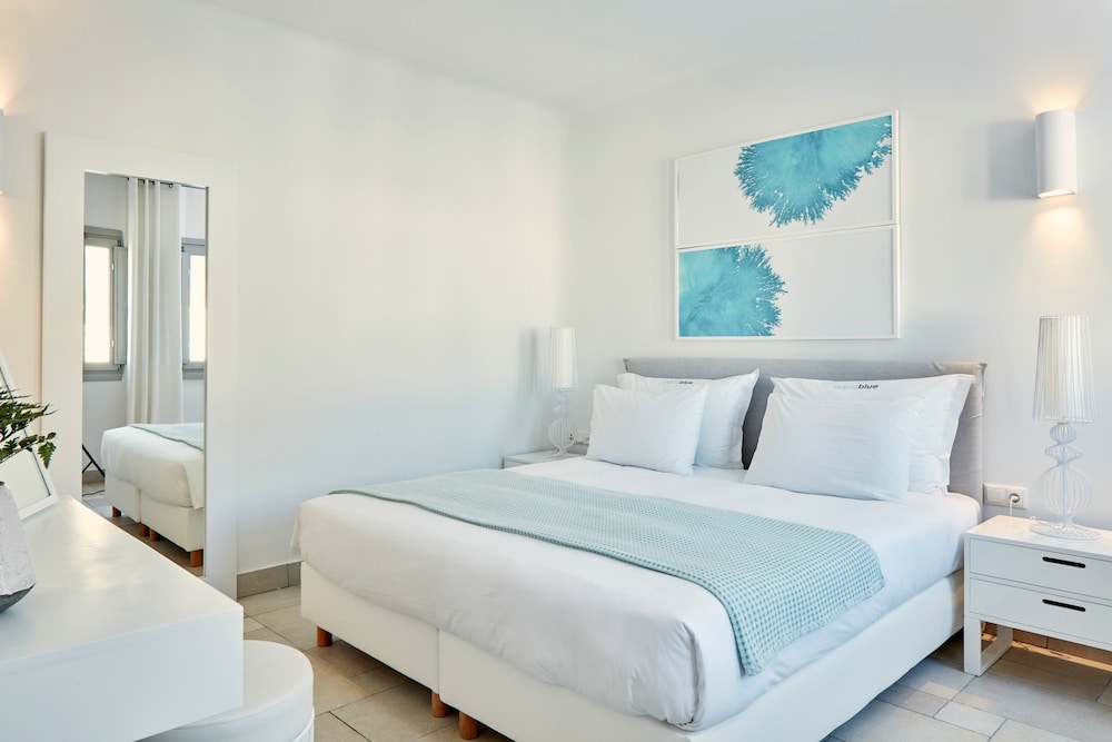 Aqua Blue Hotel 20/66