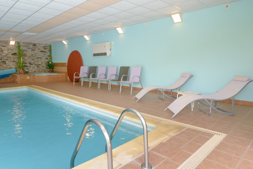 HOSTELLERIE DES LAURIERS 18/30