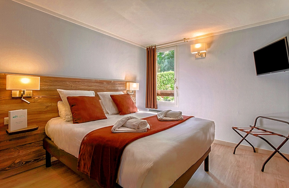 Brit Hotel Confort Pau Lons 3/36
