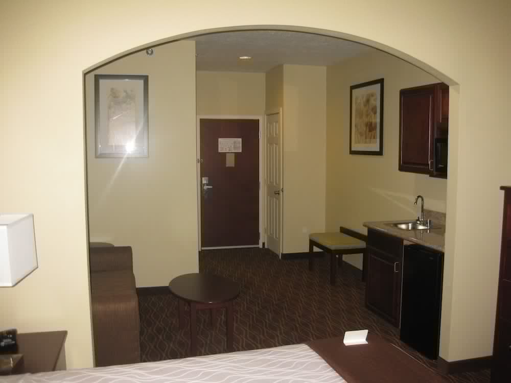 Best Western Plus Springfield Airport Inn 30/39