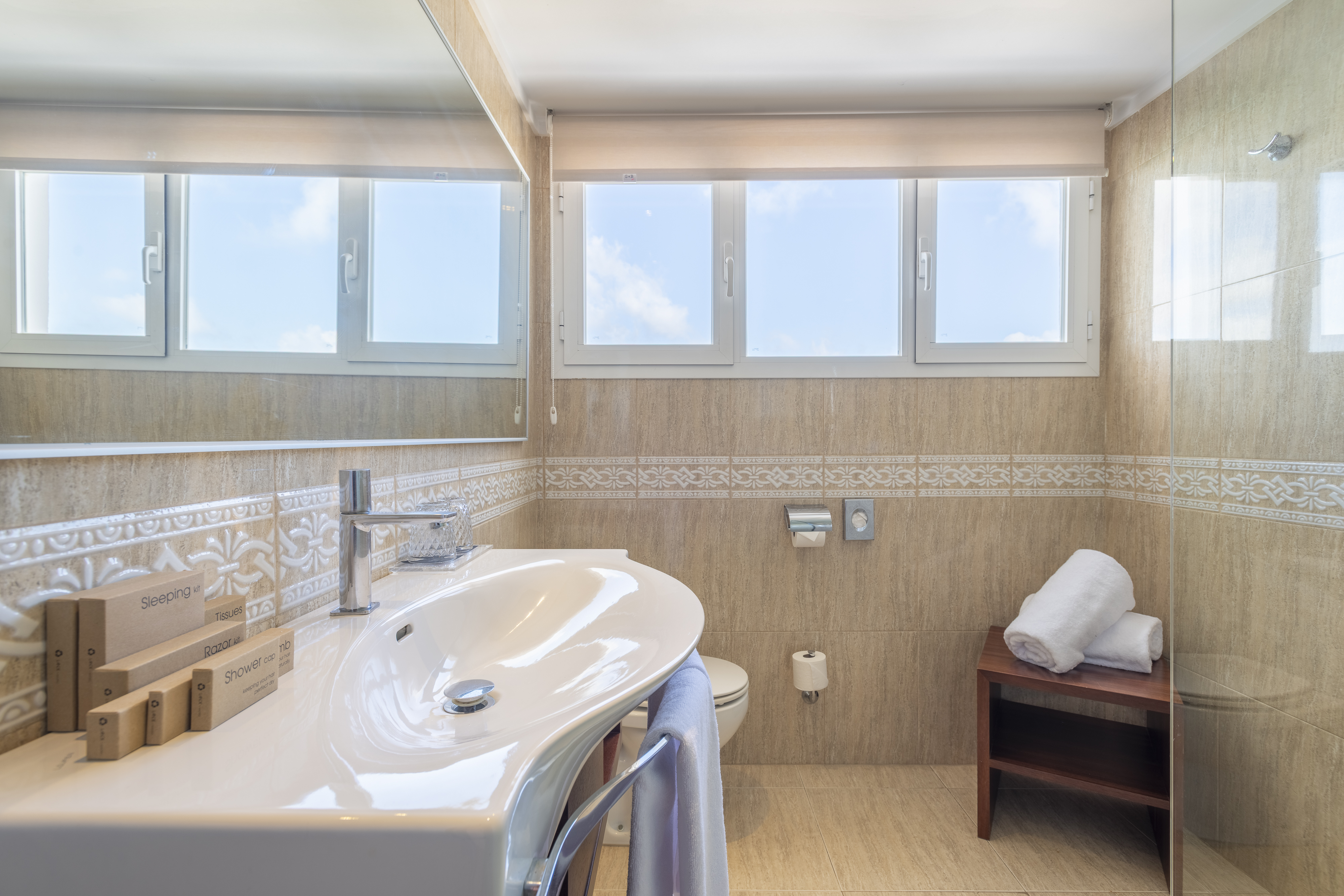 غرفة ديلوكس بسرير كوين بإطلالة على البحر، NYX Hotel Ibiza - Adults Only 6/6