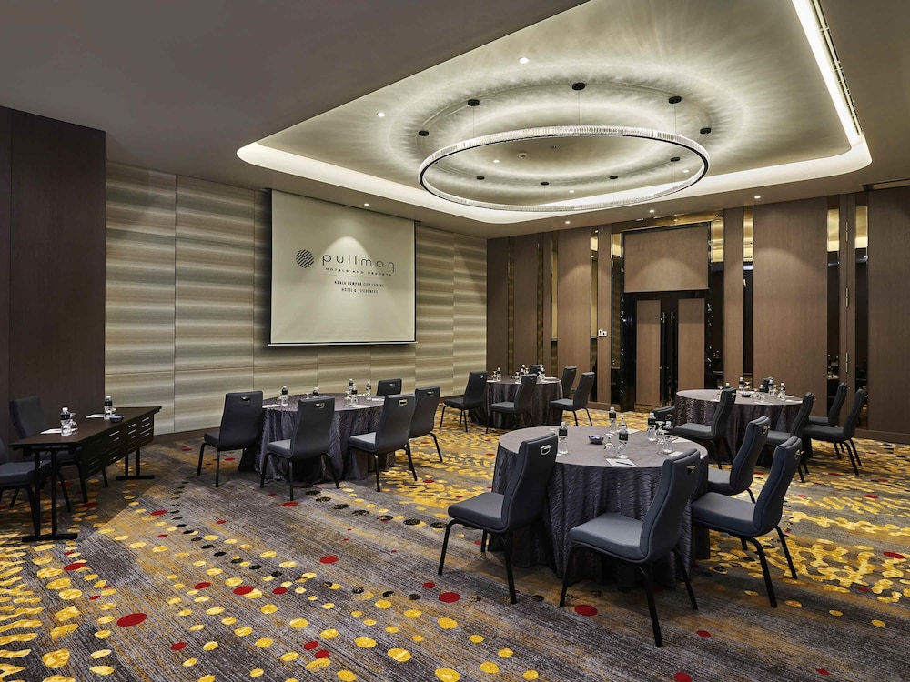 Pullman Kuala Lumpur City Centre Hotel and Residences 63/75