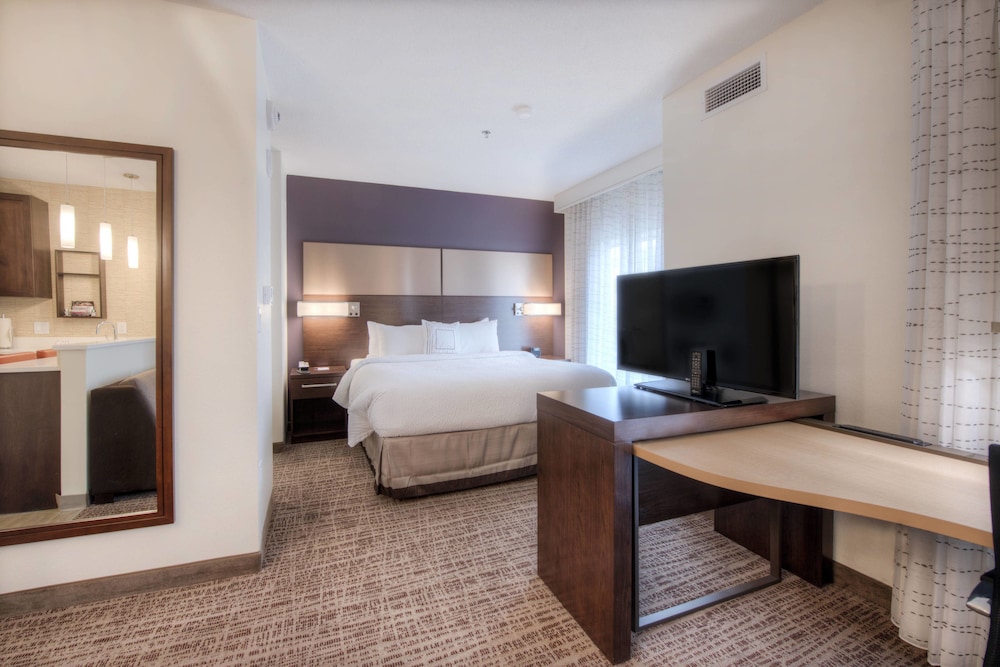 Residence Inn Charlotte Airport 8/40