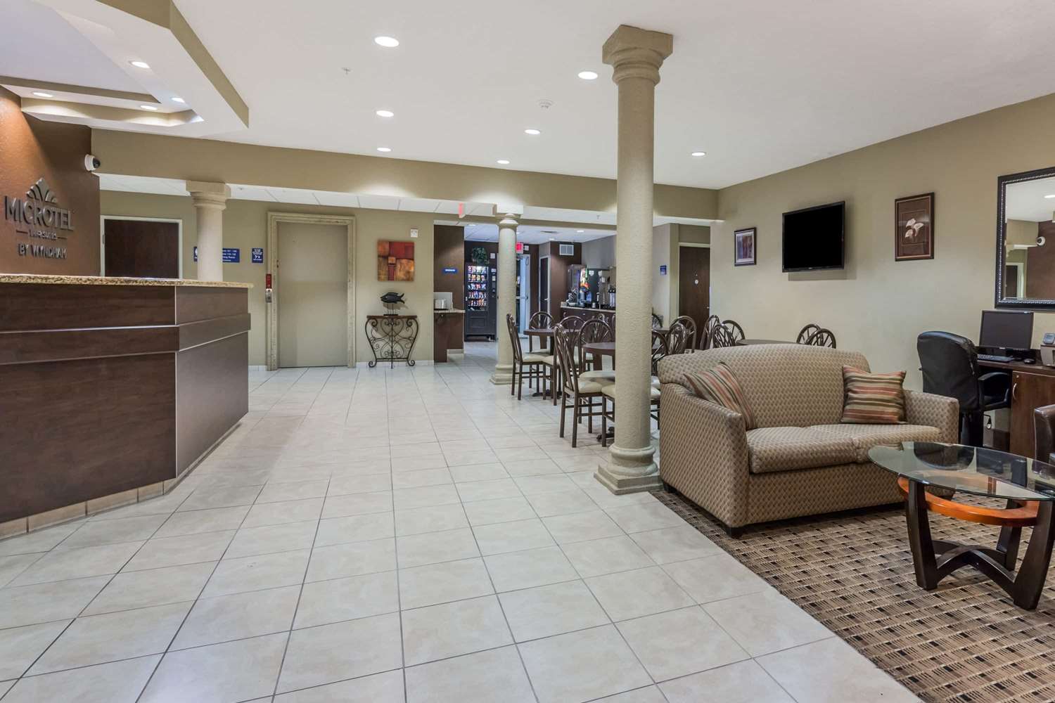 Microtel Inn & Suites by Wyndham Jacksonville Airport 24/40
