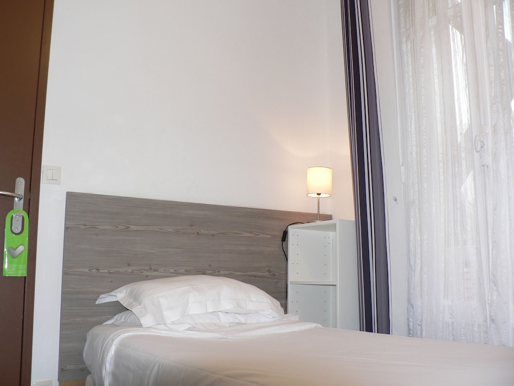 Citotel Les Alizes 8/26