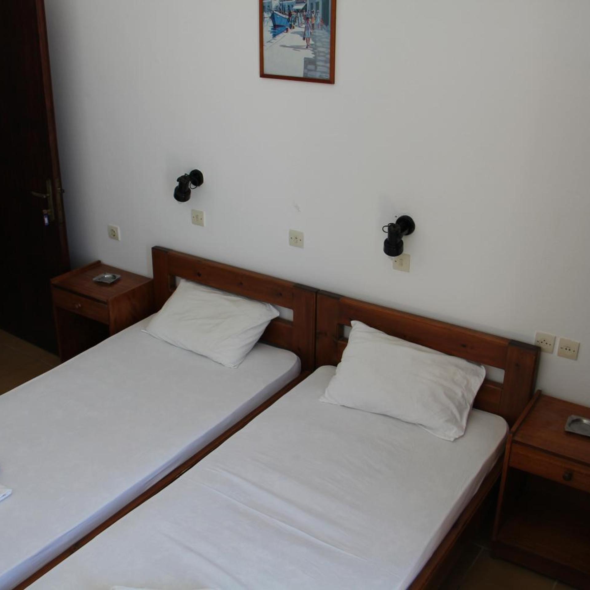 Stavris Hotel 11/50