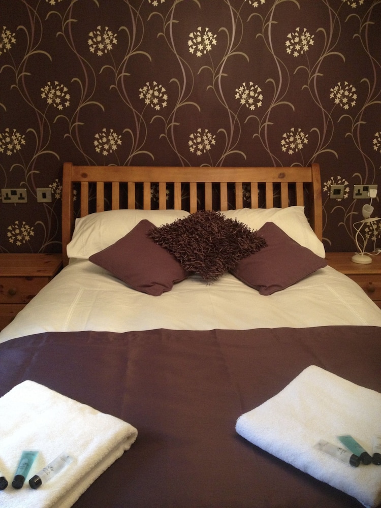 The Waterwheel Inn 25/50