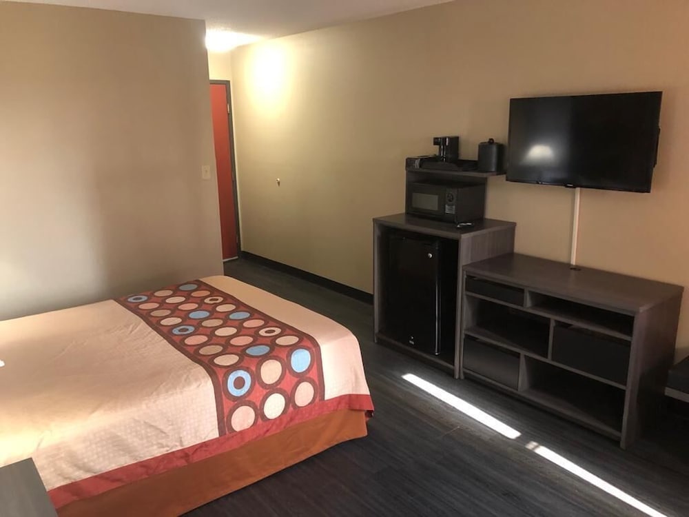 Motel6 Litchfield, IL 25/52
