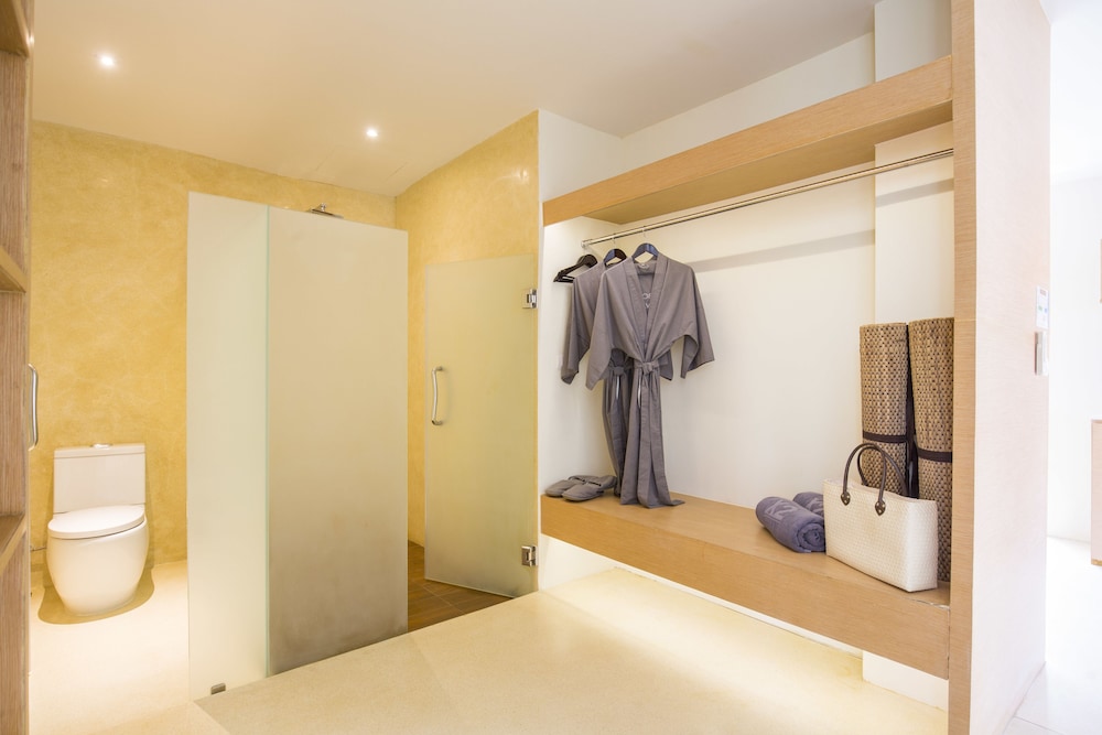 The Anda Mani Khaolak Beachfront Villas 46/50