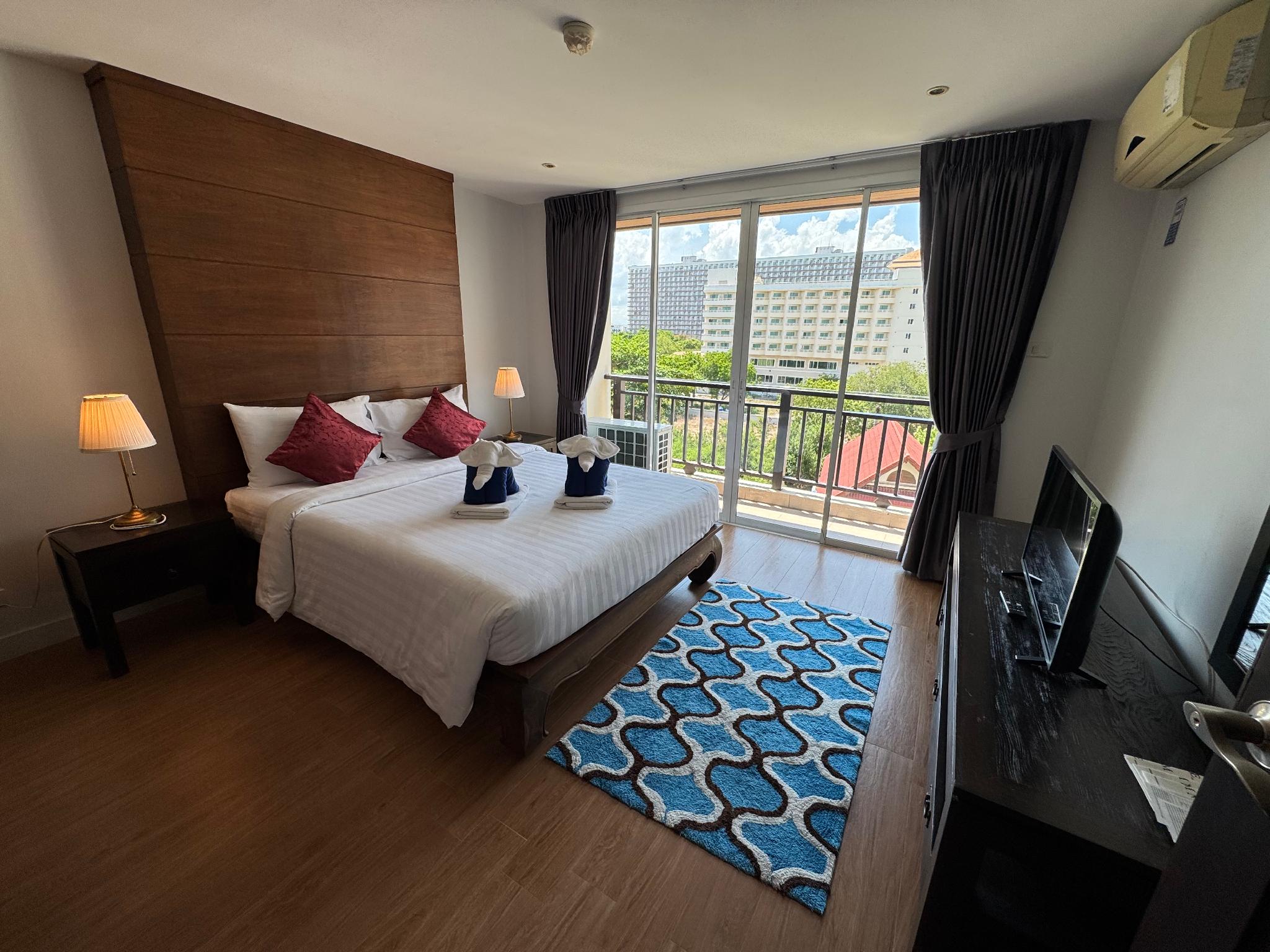 3 Bedrooms, Pool, Penthouse