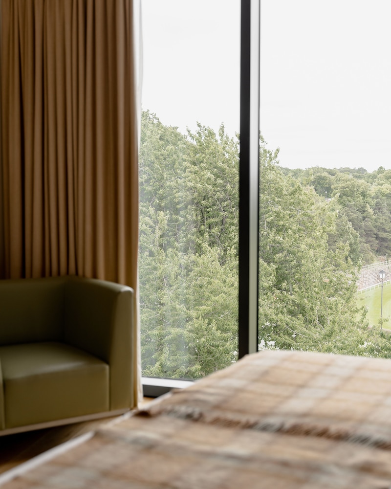 Abode Chester 38/47