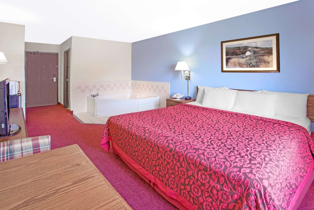 Days Inn By Wyndham Madison Ne/Windsor 4/15