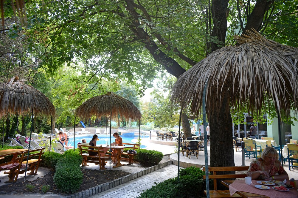 Hotel Perunika 44/48