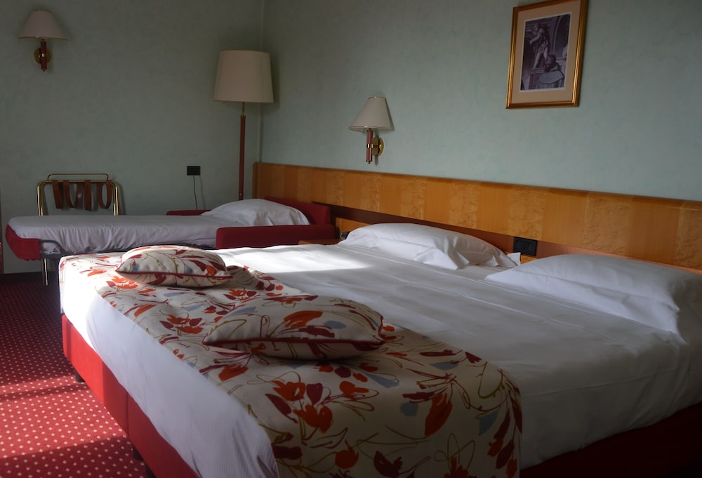 HOTEL OLIVETO 26/73