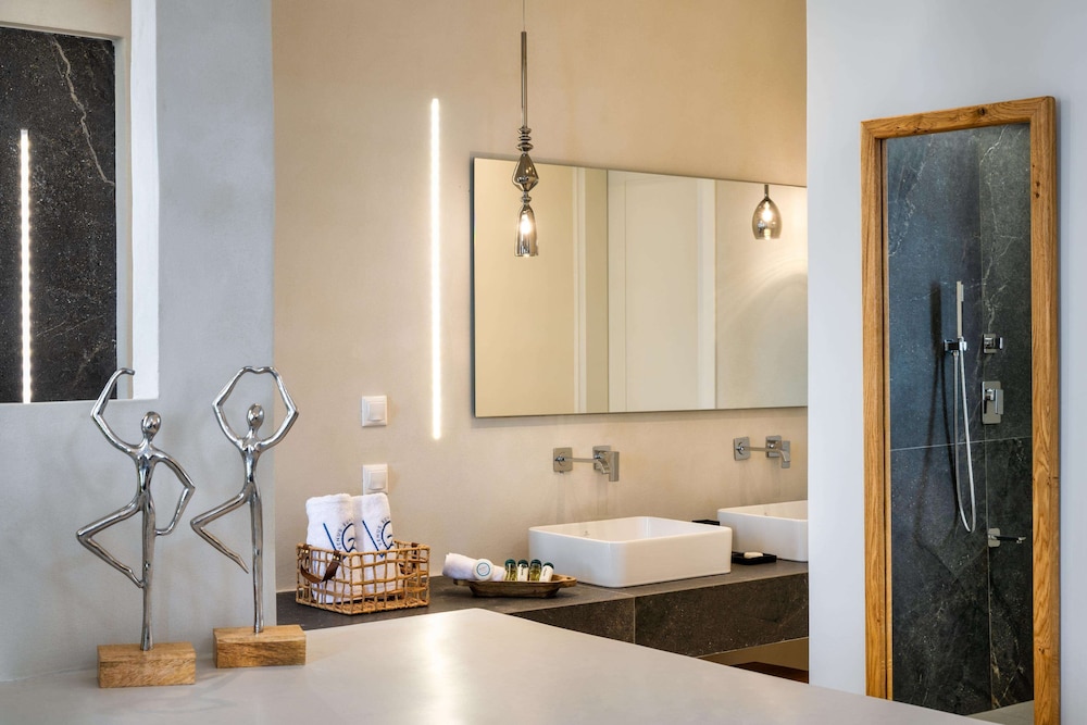 Venus Sunrise Suites and Villas 63/64