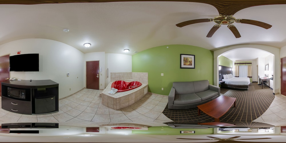 Clarion Inn & Suites Weatherford South 23/33